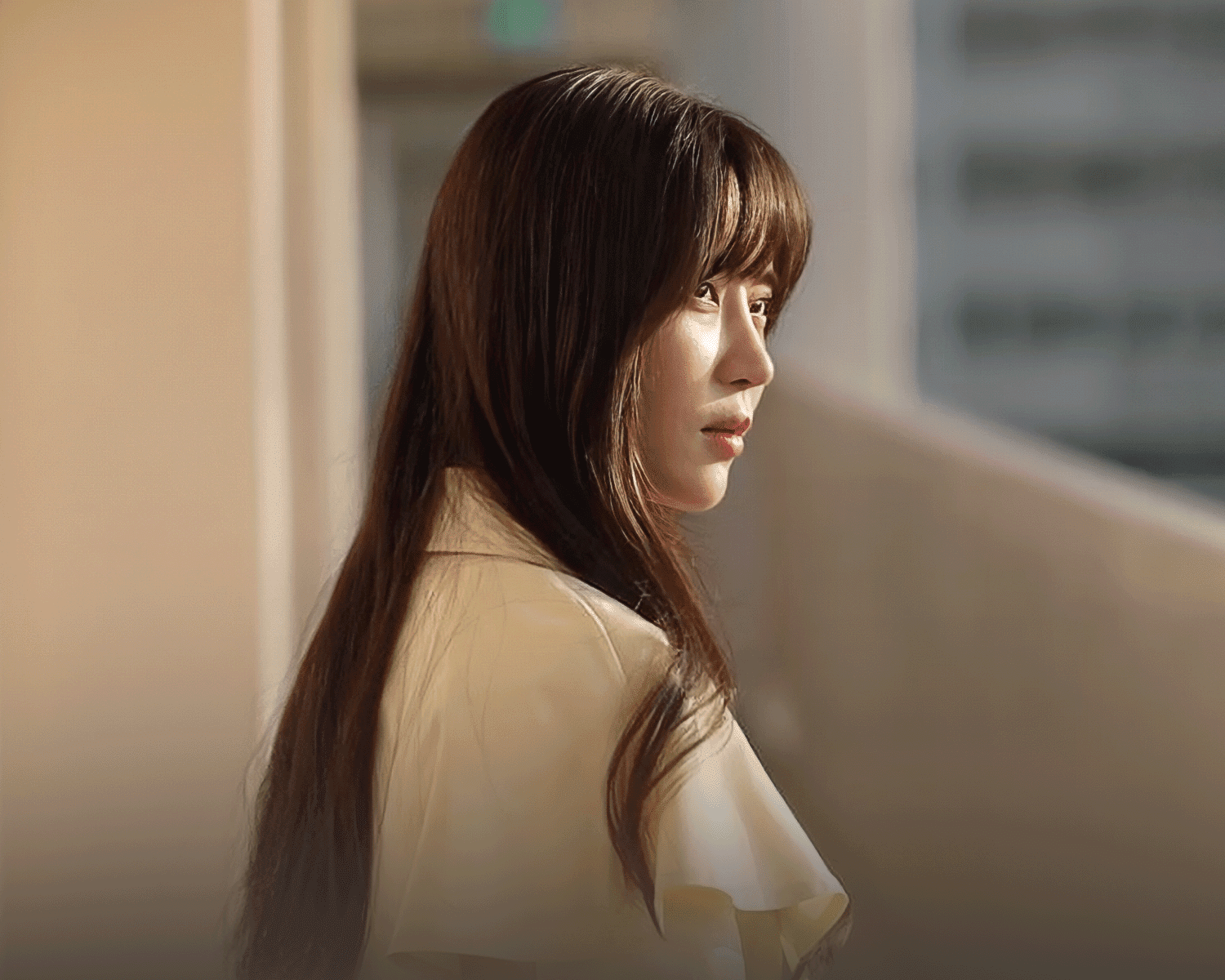Crushing the Rich Family poster